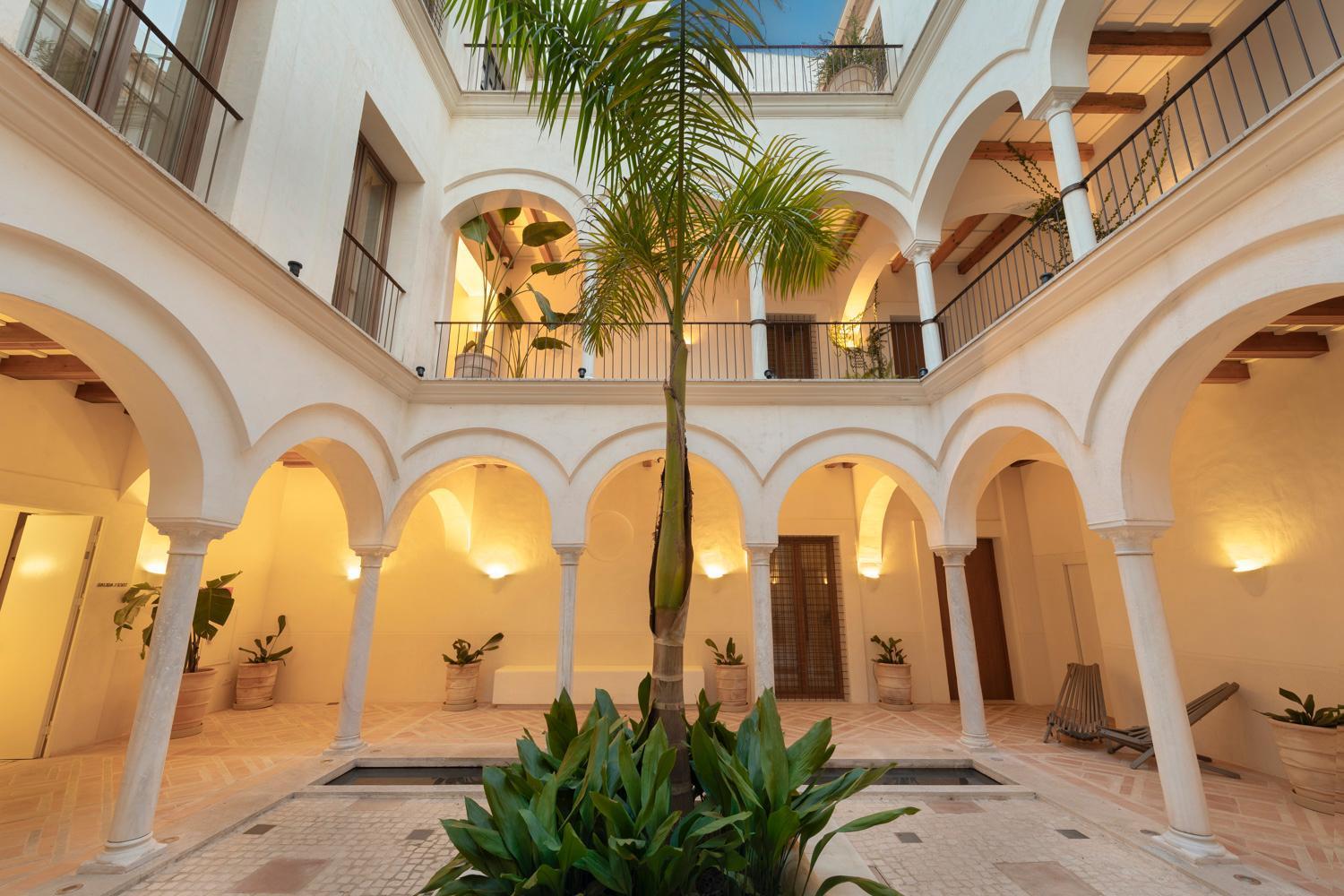 セビリア Casa Del Rey Sabioアパートホテル エクステリア 写真